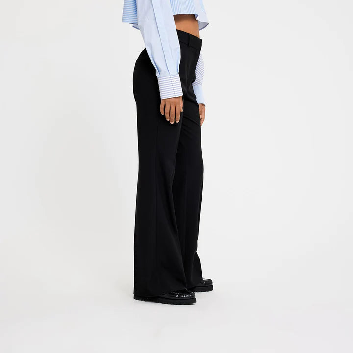 Olivia 285 Regular, Black
