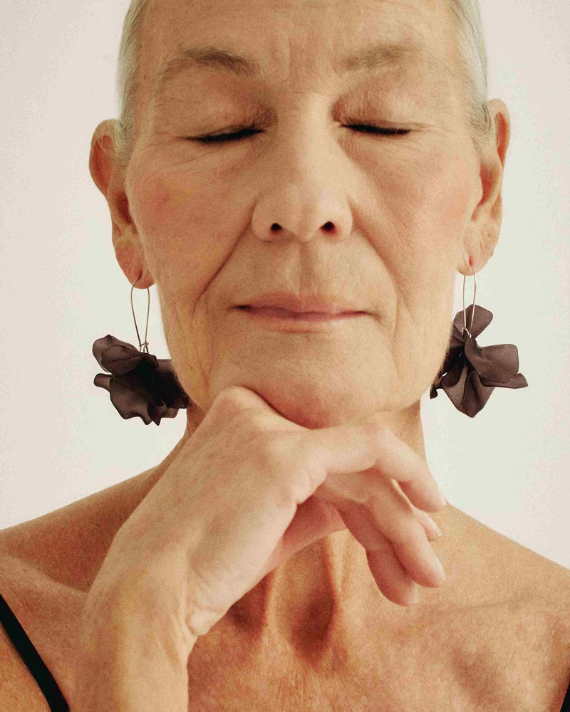 Petal Örhängen, Svart