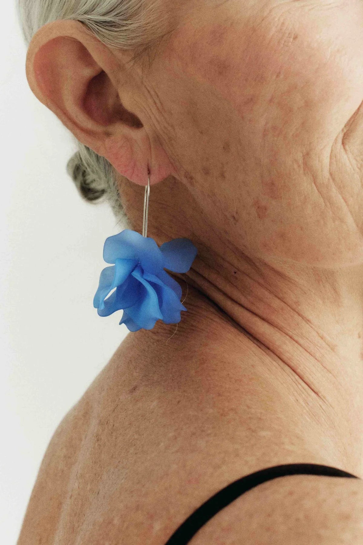 Petal Örhängen, Blå