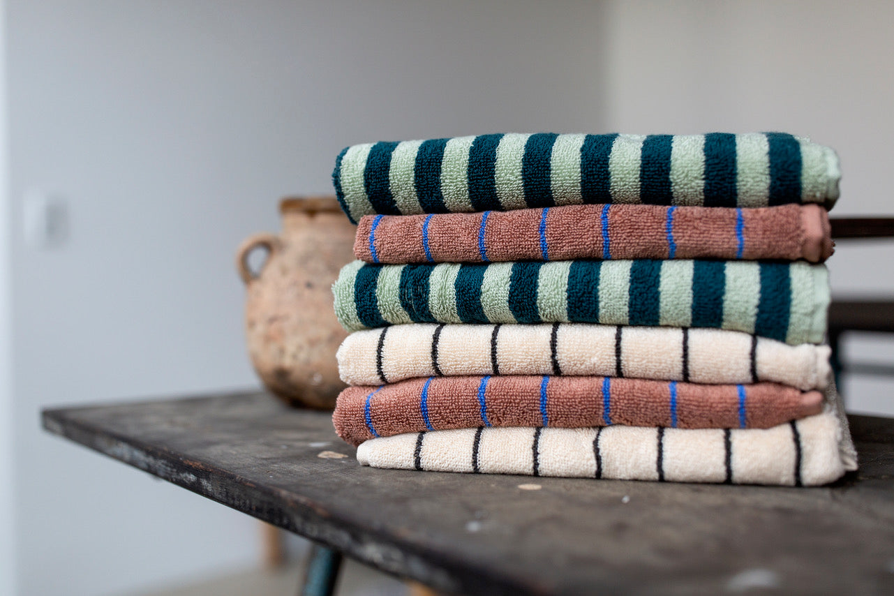 Naram Hand Towel, Creme & Ink