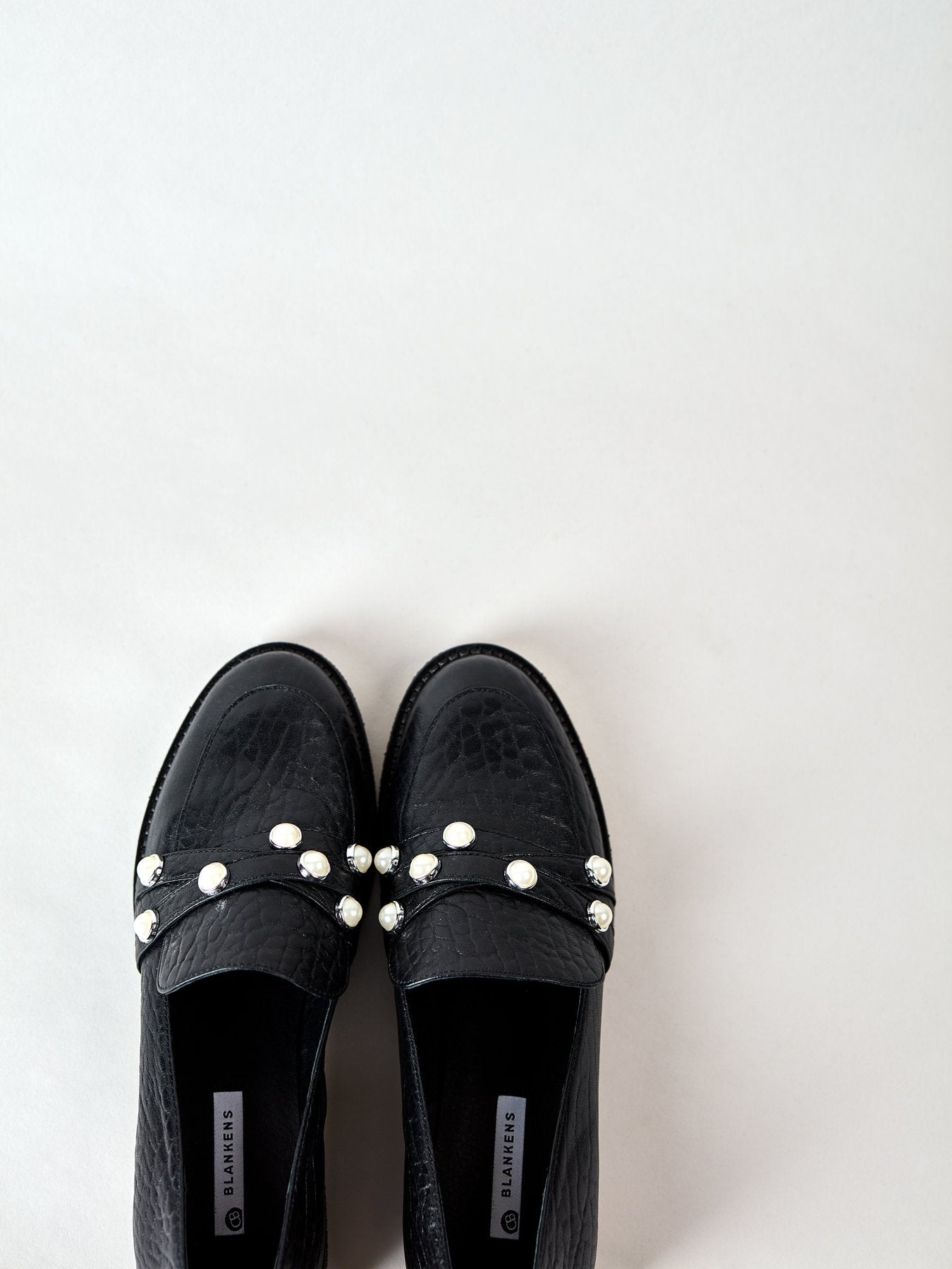 The Ebba, Black