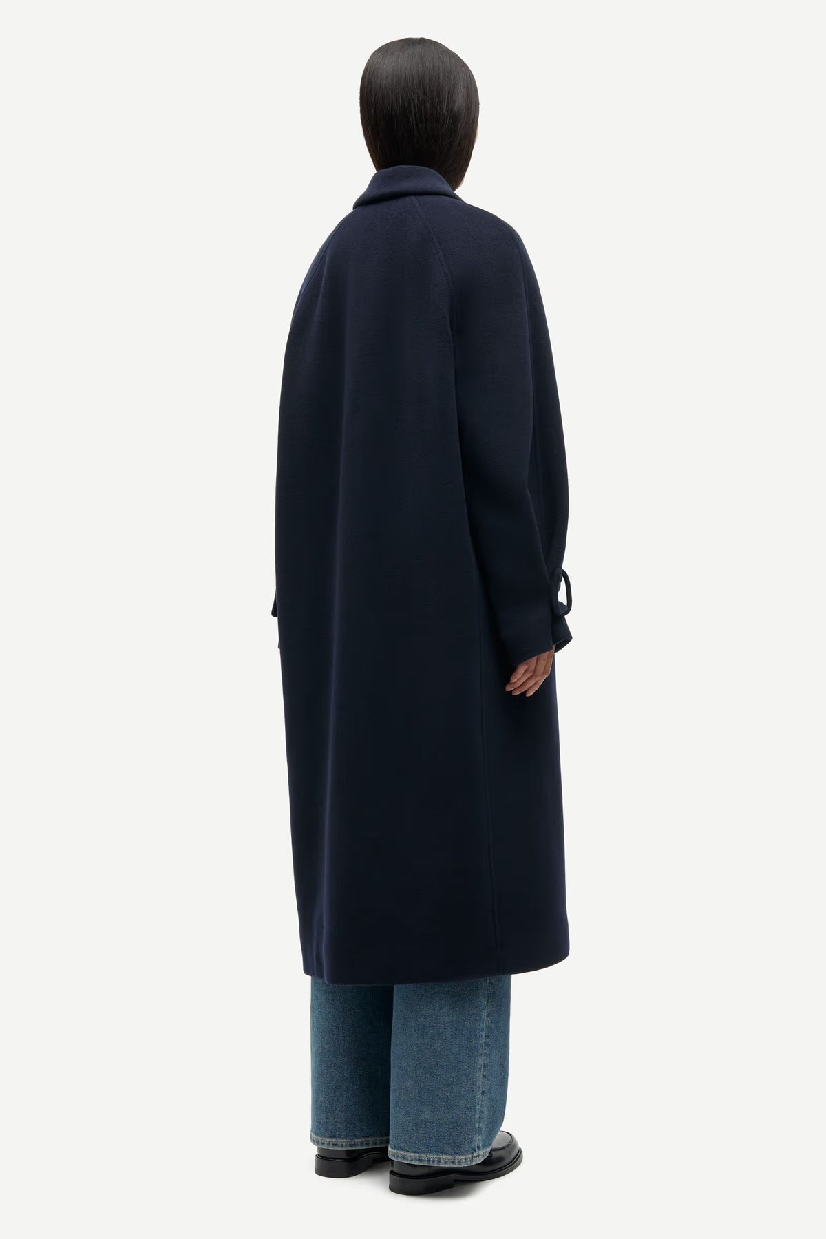 Alma Coat, Salute