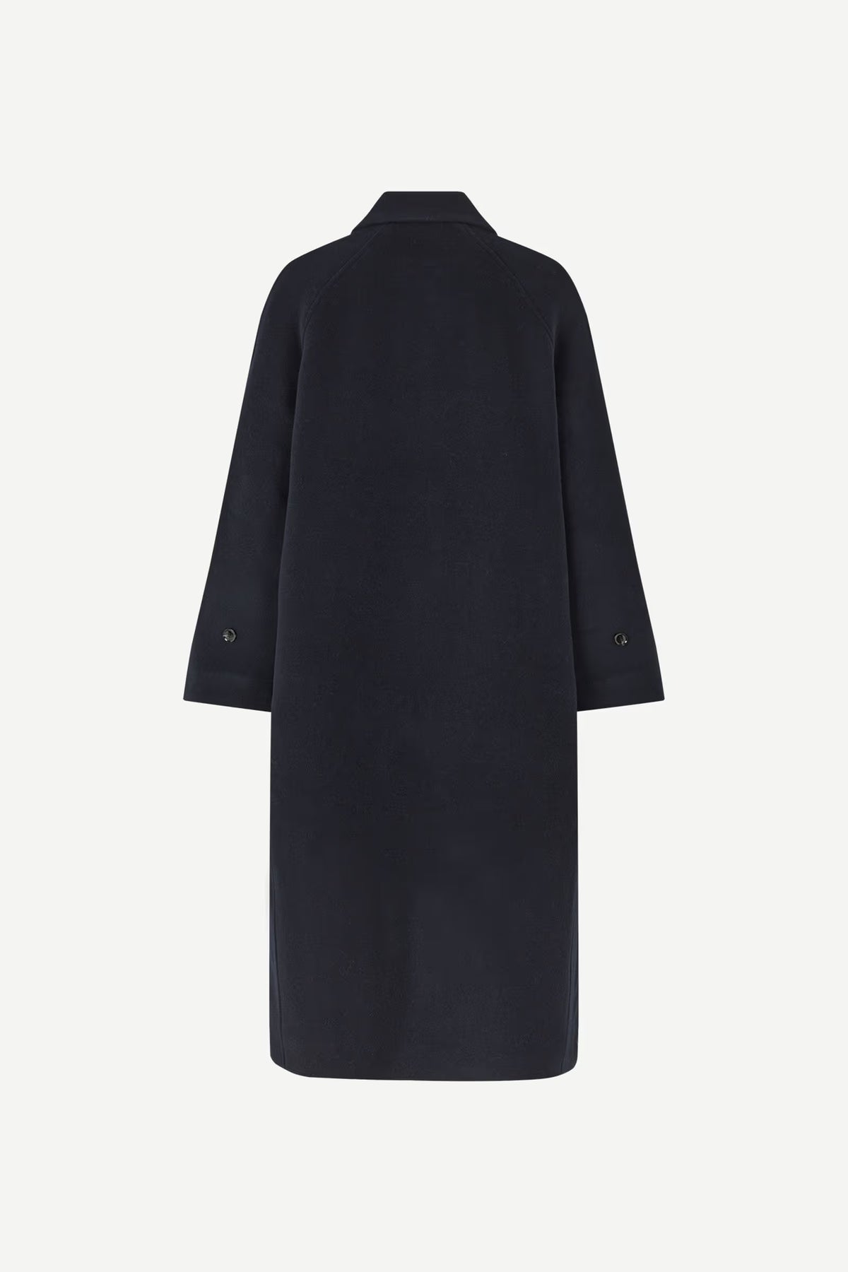 Alma Coat, Salute