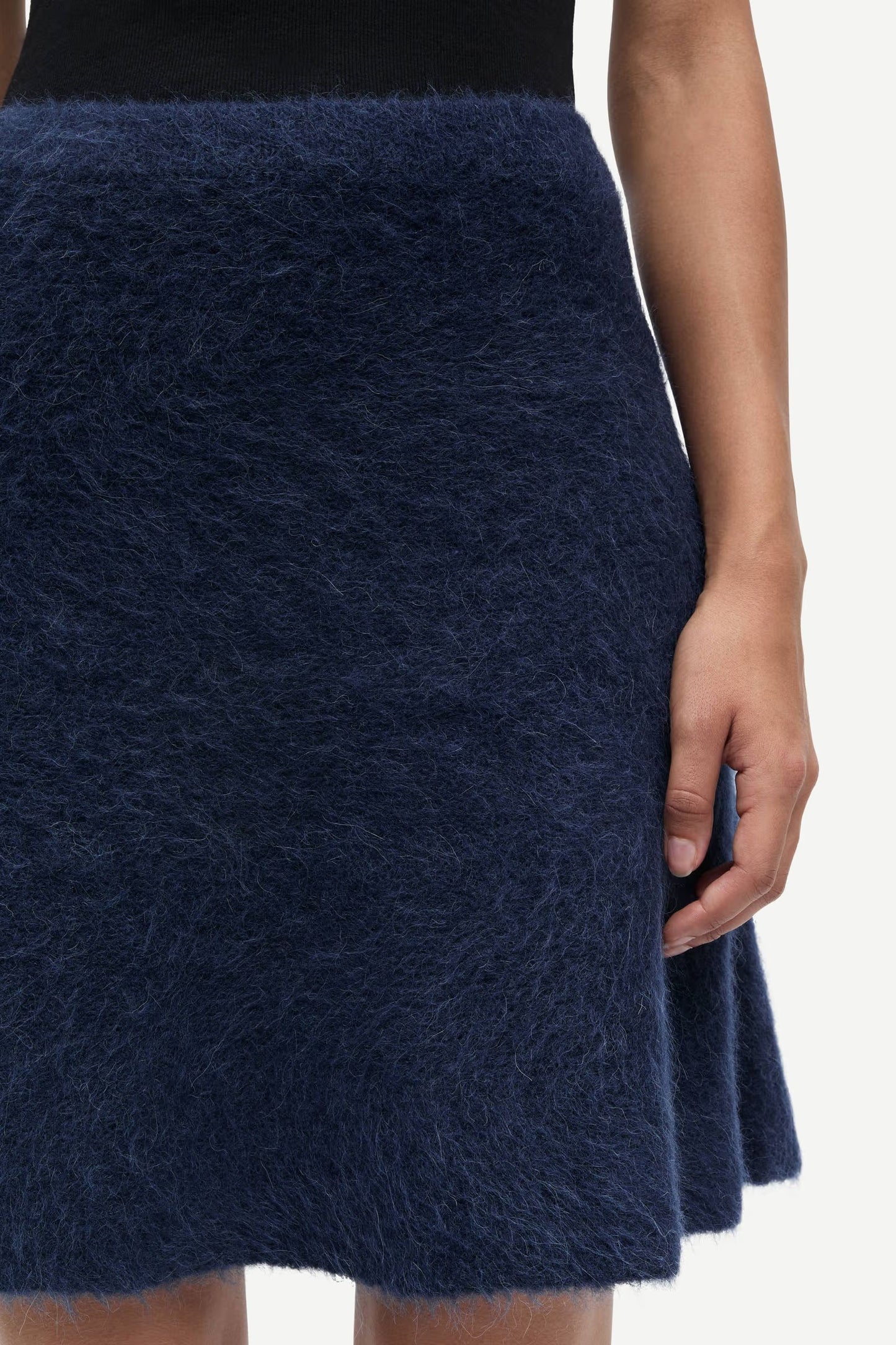 Sajeanne Skirt, Salute