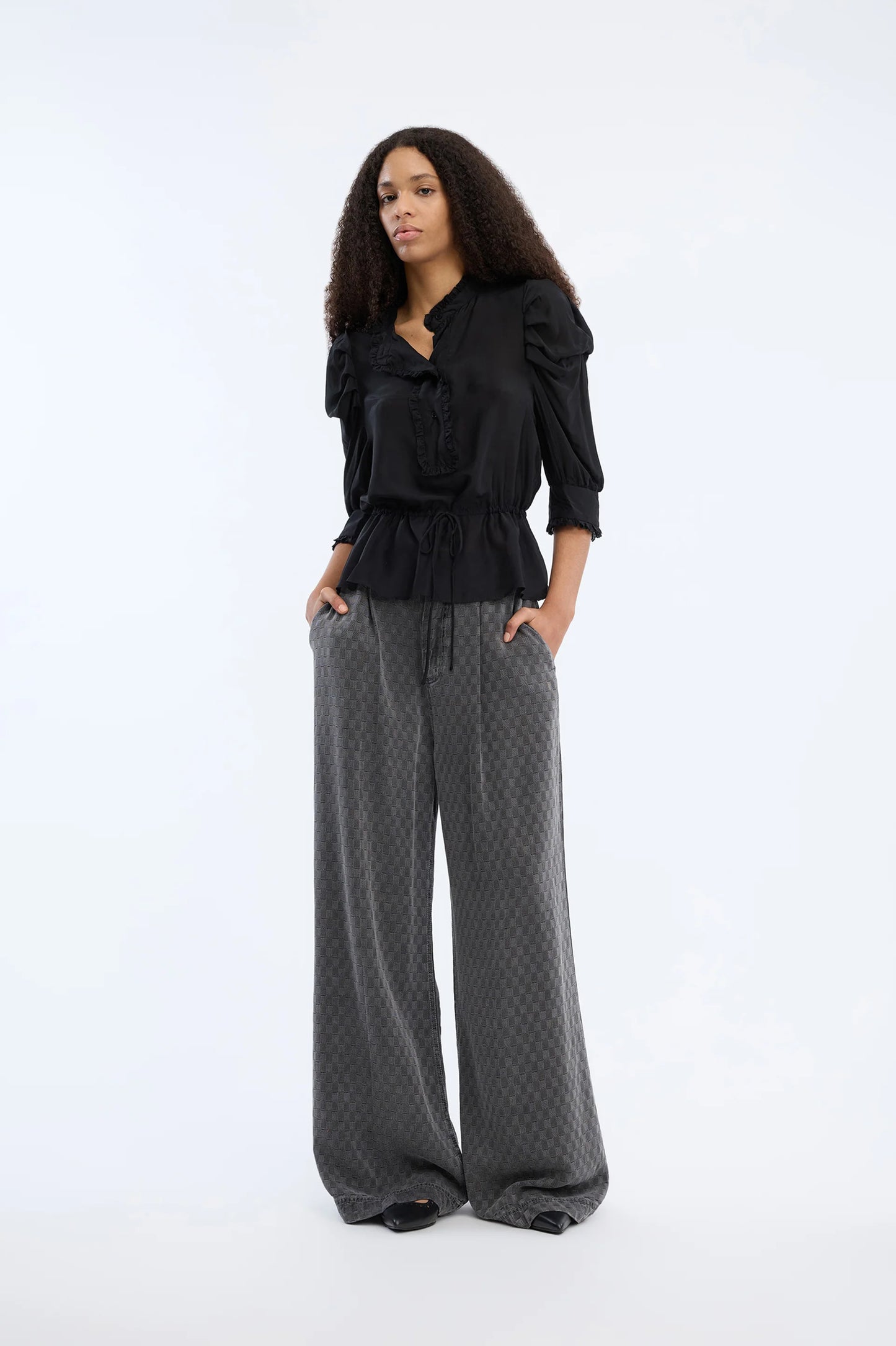 Vastu Top, Black