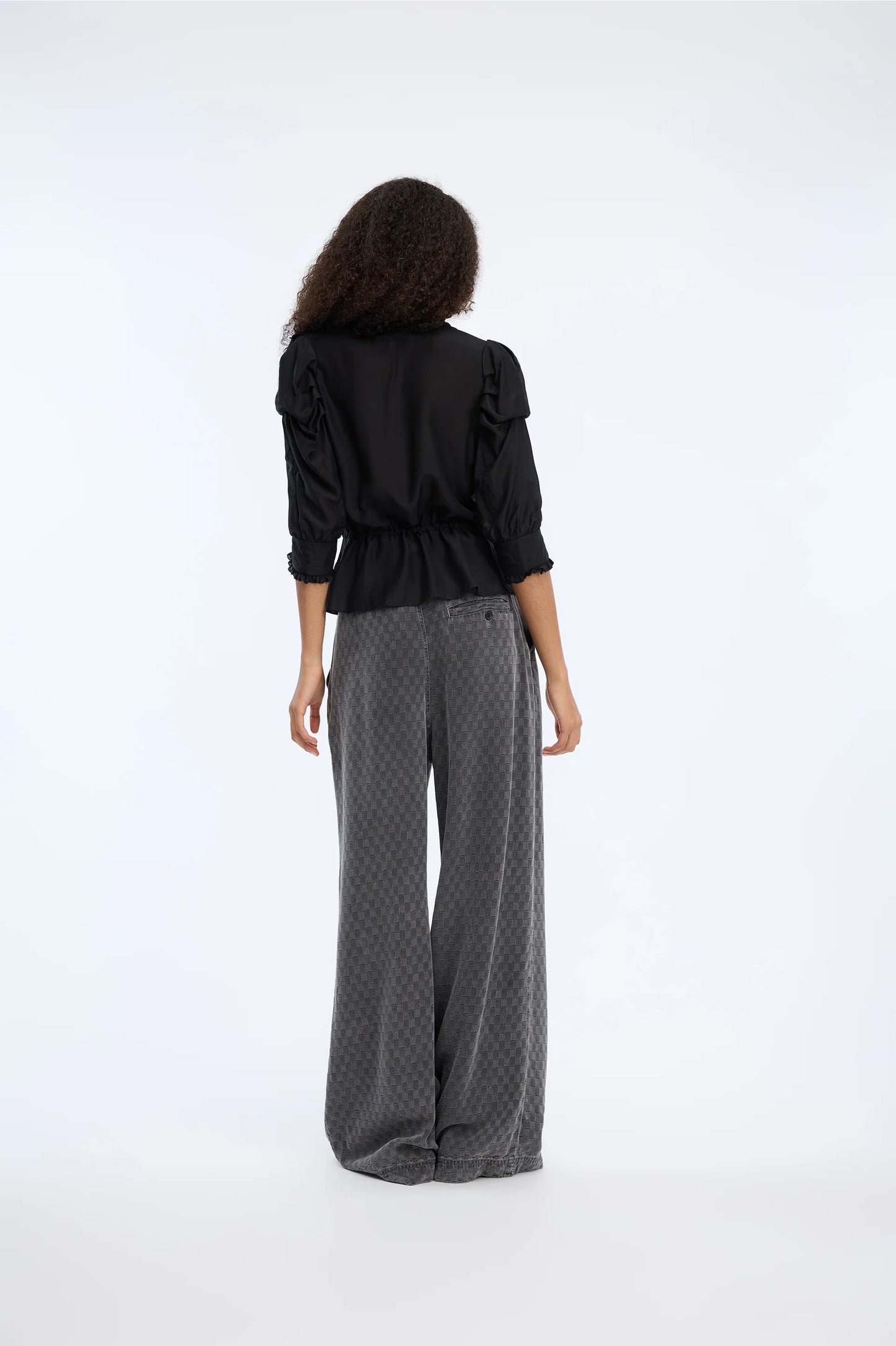 Vastu Top, Black
