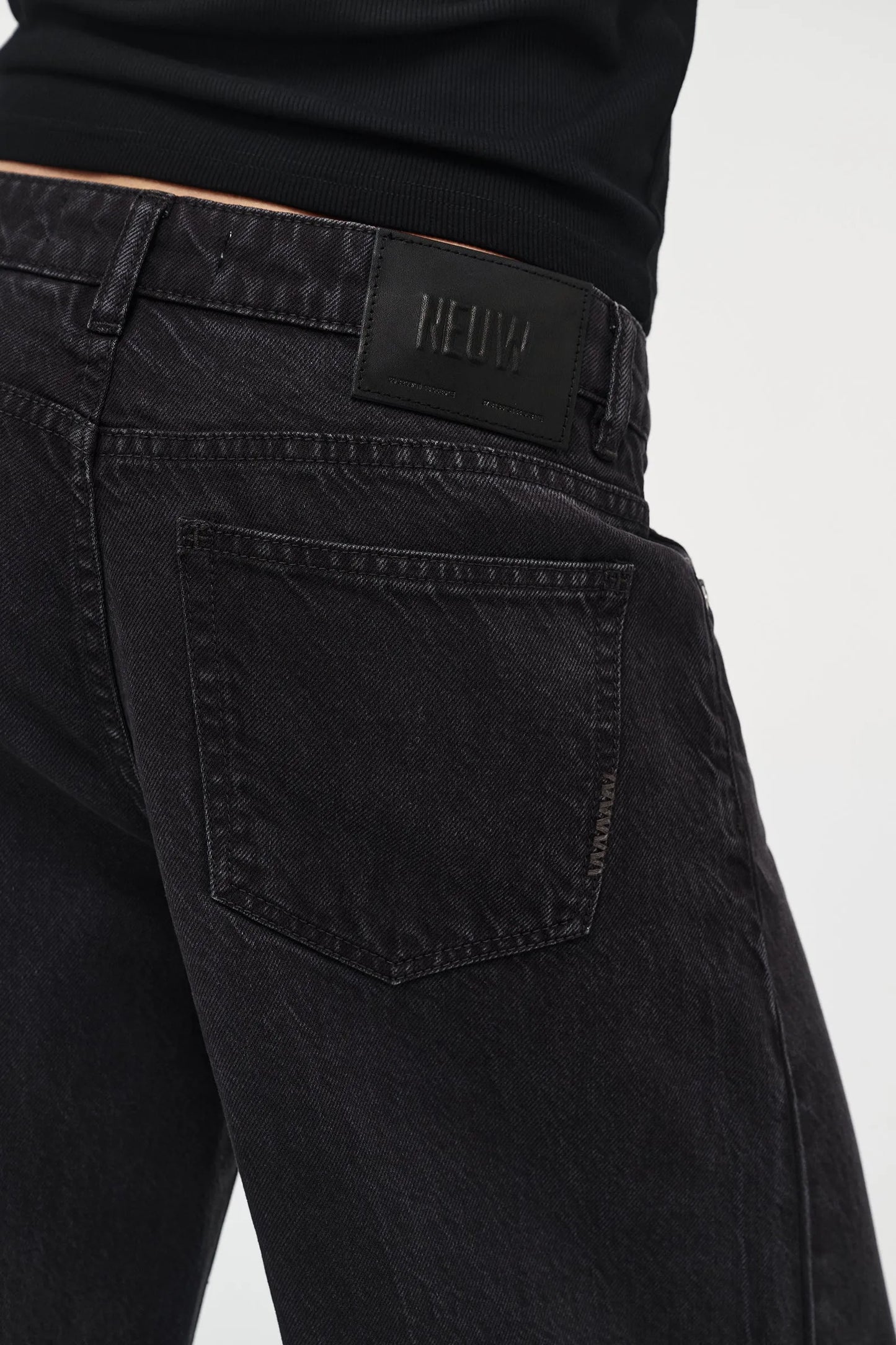 Milla Wide, Blackout