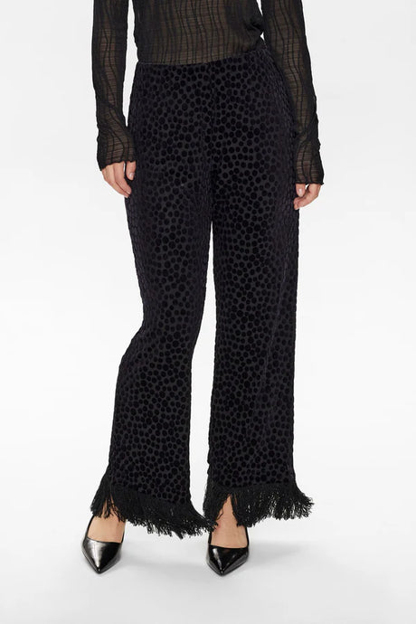 Nuhadlee Pants Caviar, Såininorden