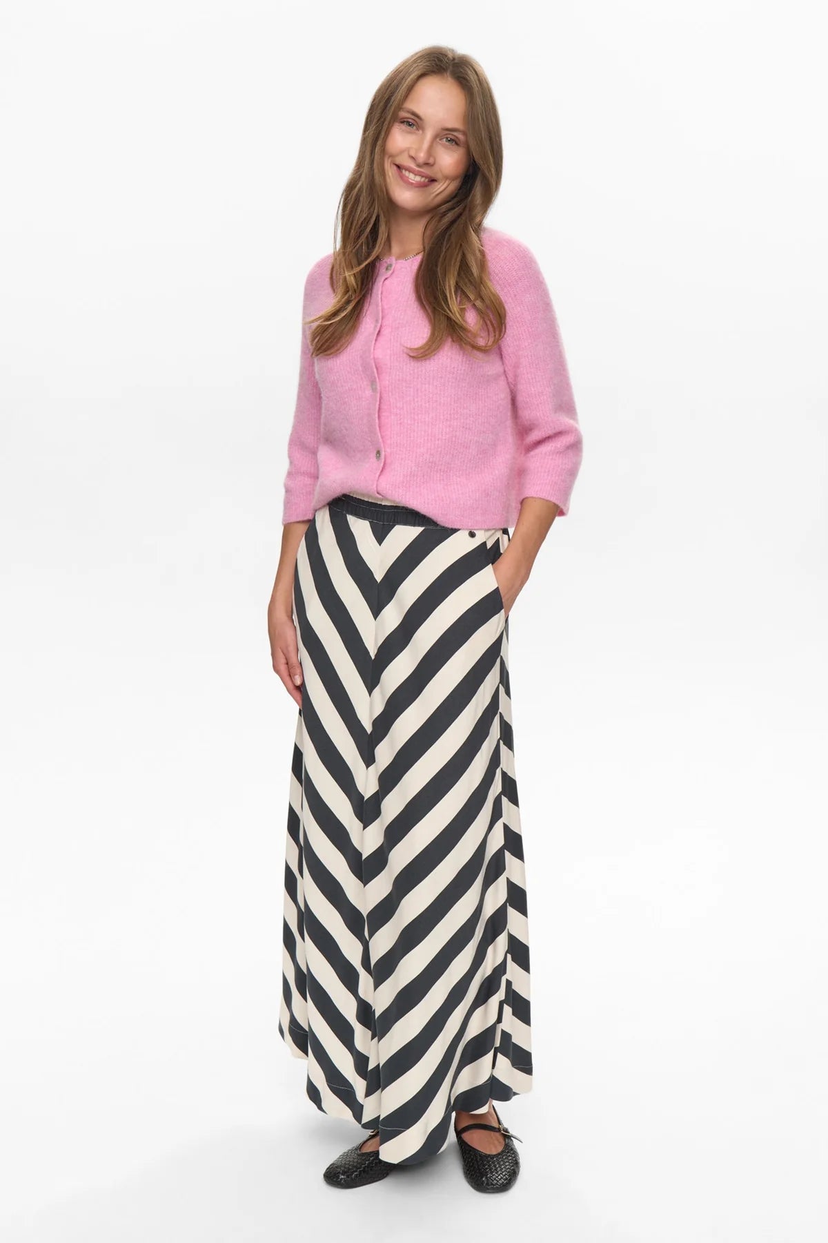 Numinzu Skirt, Caviar