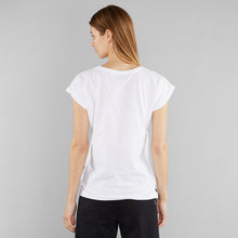 Ladda upp bild till gallerivisning, T-shirt Visby Stina Poppies, White
