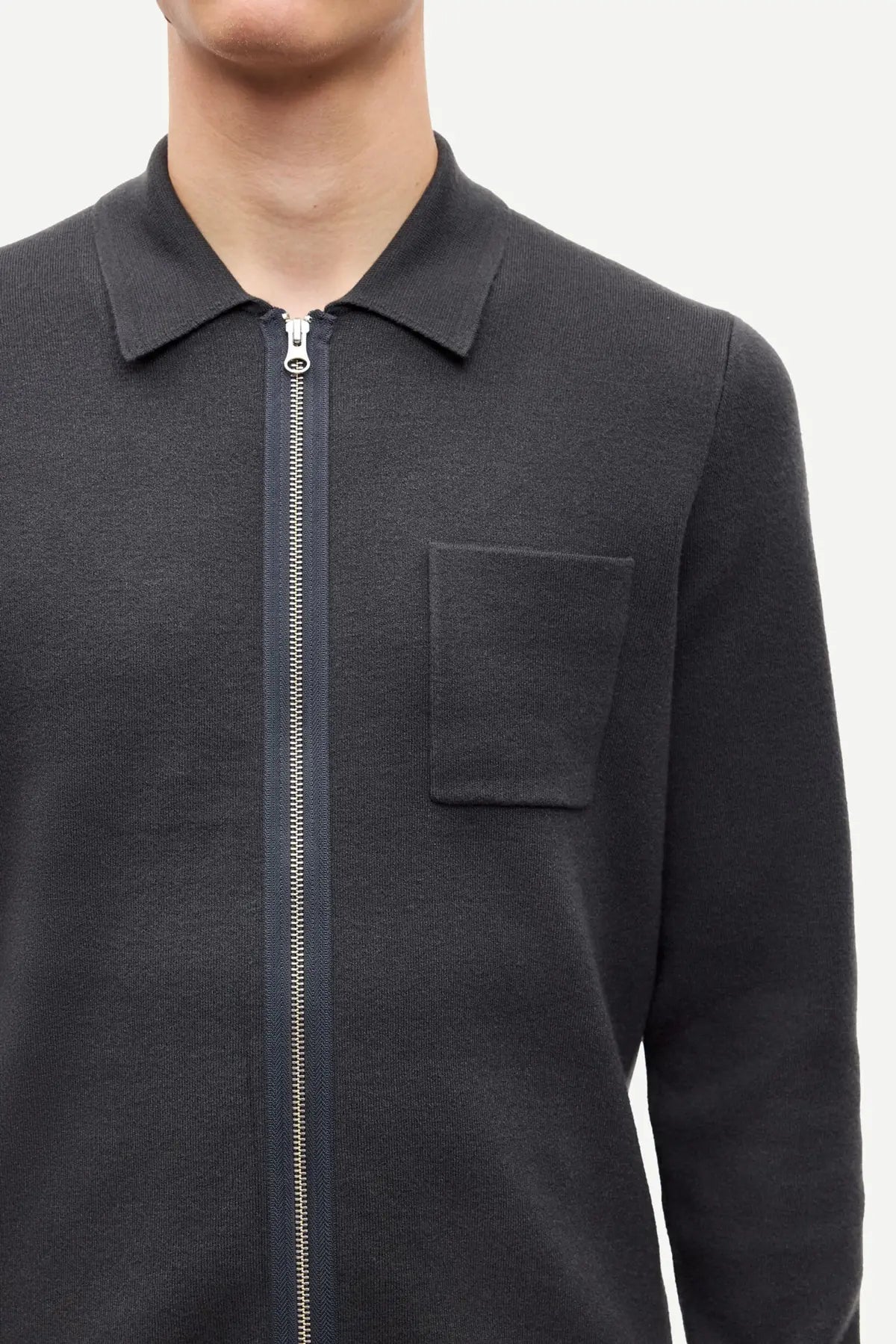 Guna X Zip, Black Oyster