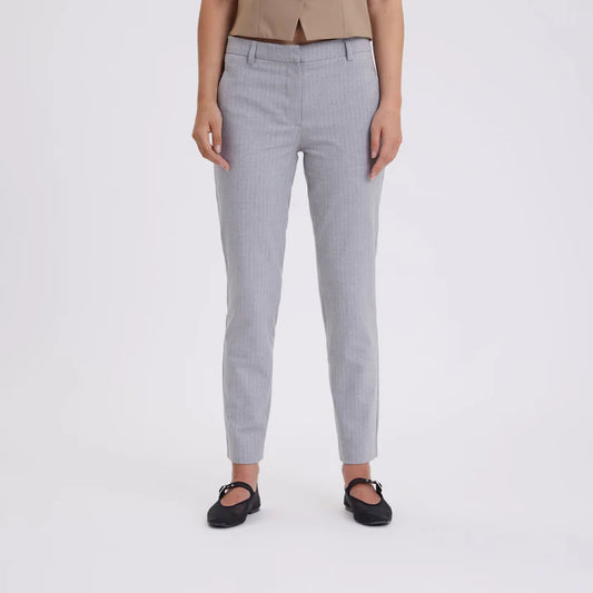 Kylie 553, Light Grey Pinstripe