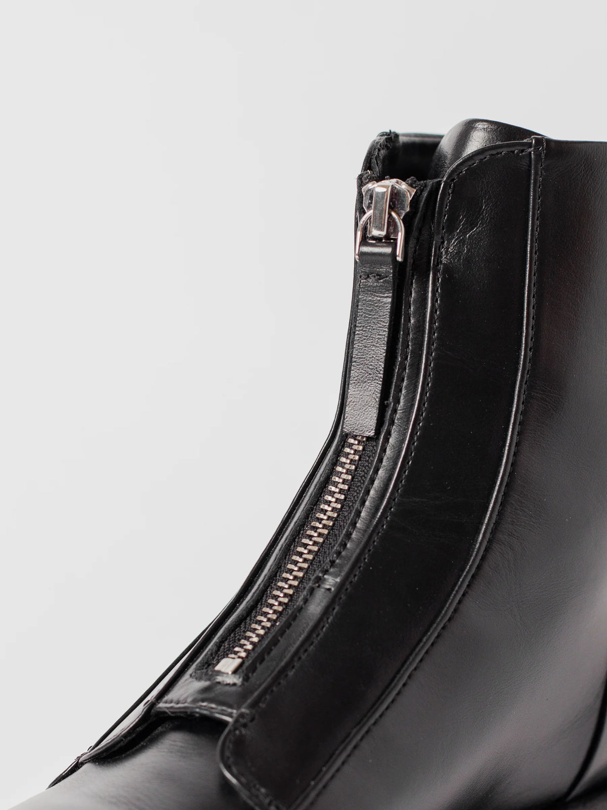 The Thilda, Black