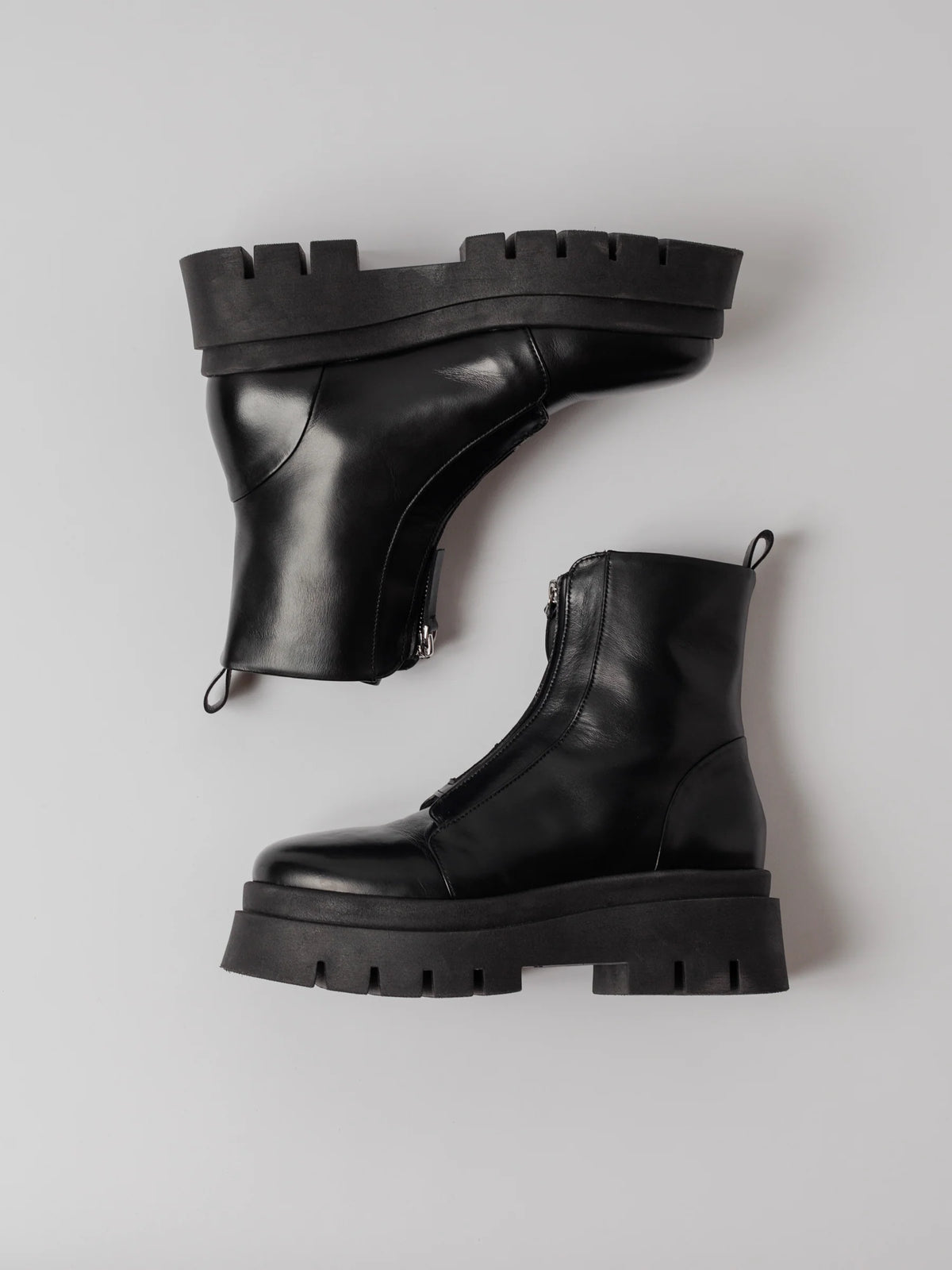 The Thilda, Black