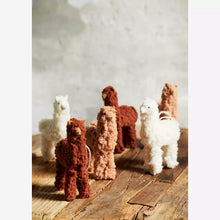 Ladda upp bild till gallerivisning, Hanging llama, Camel
