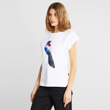 Ladda upp bild till gallerivisning, T-shirt Visby Stina Raven, White
